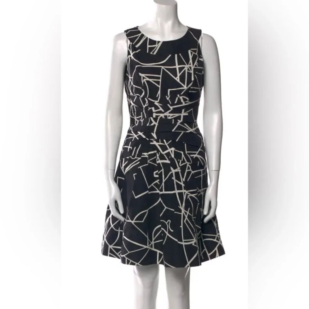 Oscar de la Renta Silk A-Line Dress
Black size 8 black white